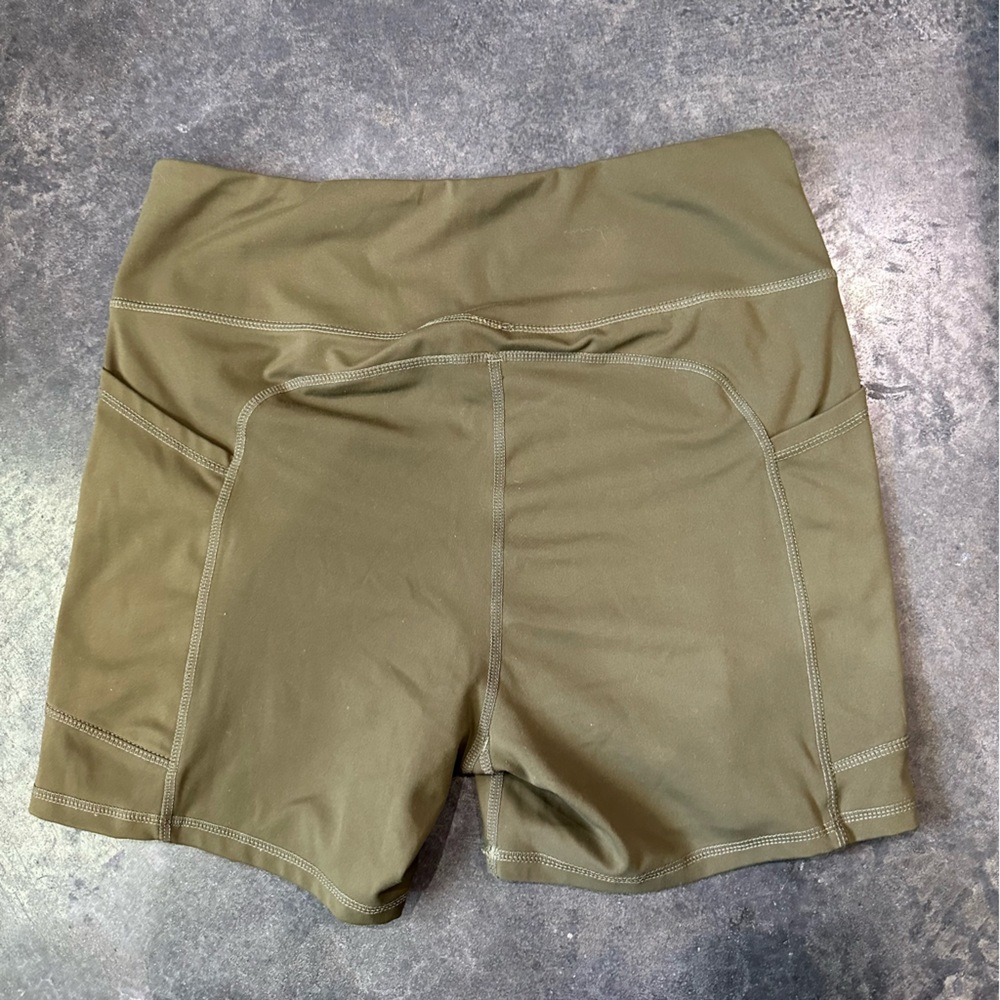 Love army green biker shorts Amazon yoga shorts pockets - Picture 6 of 8